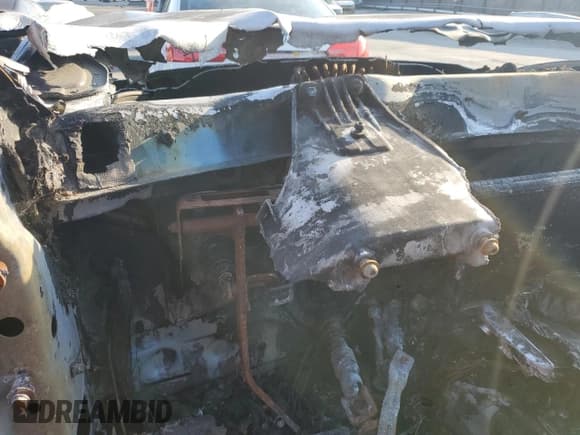 ✅ 2019 Maserati Levante • VIN: ZN661XUA5KX328025 • Lot: 90052285. Wystawiony na Copart z przebiegiem Nie podano. Bezpłatny archiwum sprzedaży aukcyjnych z USA i szczegółowy raport historii pojazdu na DreamBid. Zdjęcie 9.