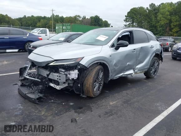 ✅ 2023 Lexus RX 500h F Sport Performance • VIN: 2T2BCMEA7PC002512 • Lot: 43195489. Wystawiony na IAAI z przebiegiem 40 002 mil. Bezpłatny archiwum sprzedaży aukcyjnych z USA i szczegółowy raport historii pojazdu na DreamBid. Zdjęcie 2.