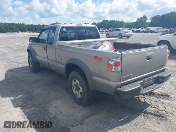 ✅ 2001 Chevrolet S-10 LS ZR2 • VIN: 1GCCT19W618149436 • Лот: 42692715. Опубликован ранее на IAAI с пробегом 197 853 миль. Бесплатный доступ к архиву аукционных продаж из США и подробный отчёт об истории автомобиля на DreamBid. Изображение 3.