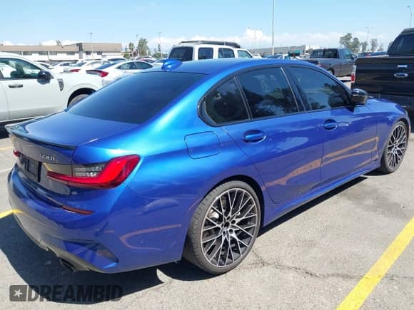 2022 BMW 3 Series 330i z VIN 3MW5R1J00N8C34004, wystawiony jako IAAI lot #43299674 z przebiegiem 48 480 mil mil oraz . Historia ofert i sprzedaży dostępna na DreamBid. Obrazek 4.