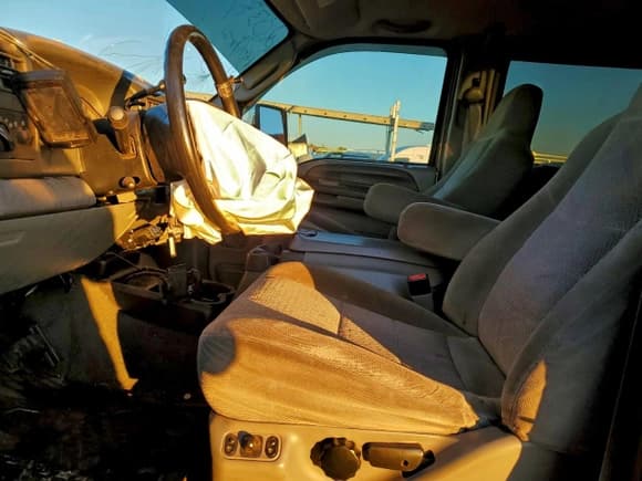 ✅ 2003 Ford F-350 XL • VIN: 1FTSW31P23EC12328 • Lot: 93344945. Listed on Copart with Not provided. Free auction sales archive from the USA and detailed vehicle history report at DreamBid. Image 7.