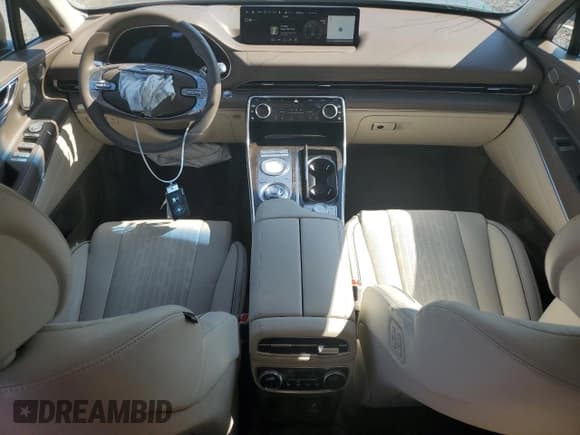 ✅ 2022 Genesis GV80 • VIN: KMUHBDSBXNU090953 • Lot: 61228025. Wystawiony na Copart z przebiegiem Nie podano. Bezpłatny archiwum sprzedaży aukcyjnych z USA i szczegółowy raport historii pojazdu na DreamBid. Zdjęcie 8.