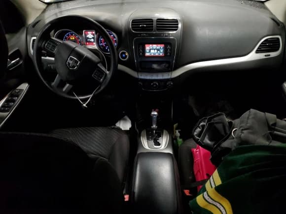 ✅ 2015 Dodge Journey SXT • VIN: 3C4PDCBG9FT697467 • Lot: 93514855. Wystawiony na Copart z przebiegiem 173 042 mil. Bezpłatny archiwum sprzedaży aukcyjnych z USA i szczegółowy raport historii pojazdu na DreamBid. Zdjęcie 8.