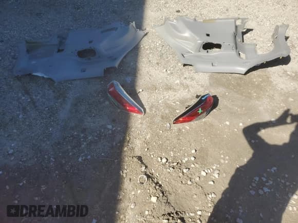 ✅ 2016 Toyota Highlander LE • VIN: 5TDZARFH4GS019440 • Lot: 85383875. Listed on Copart with 106,543 mi. Free auction sales archive from the USA and detailed vehicle history report at DreamBid. Image 13.