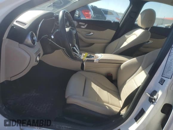 ✅ 2021 Mercedes-Benz C 300 • VIN: W1KWF8EBXMR633887 • Lot: 91427615. Wystawiony na Copart z przebiegiem 6 520 mil. Bezpłatny archiwum sprzedaży aukcyjnych z USA i szczegółowy raport historii pojazdu na DreamBid. Zdjęcie 7.
