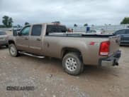 ✅ 2013 GMC Sierra 3500HD SLT • VIN: 1GT423C86DF162619 • Лот: 70545355. Опубликован ранее на Copart с пробегом 280 651 миль. Бесплатный доступ к архиву аукционных продаж из США и подробный отчёт об истории автомобиля на DreamBid. Изображение 2.