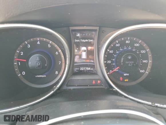 ✅ 2013 Hyundai Santa Fe Sport • VIN: 5XYZWDLA4DG053236 • Лот: 82776985. Опубликован ранее на Copart с пробегом 227 784 миль. Бесплатный доступ к архиву аукционных продаж из США и подробный отчёт об истории автомобиля на DreamBid. Изображение 9.