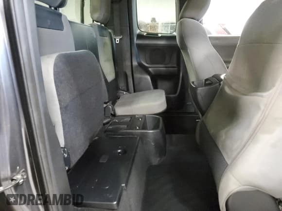 ✅ 2017 Toyota Tacoma SR • VIN: 5TFSX5EN5HX047842 • Lot: 81680145. Listed on Copart with 186,981 mi. Free auction sales archive from the USA and detailed vehicle history report at DreamBid. Image 10.