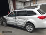 ✅ 2011 Subaru Outback Limited Power Moon • VIN: 4S4BRCLC3B3352881 • Lot: 43630168. Wystawiony na IAAI z przebiegiem 200 208 mil. Bezpłatny archiwum sprzedaży aukcyjnych z USA i szczegółowy raport historii pojazdu na DreamBid. Zdjęcie 14.
