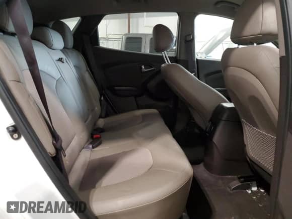 ✅ 2015 Hyundai Tucson SE • VIN: KM8JU3AG2FU017756 • Lot: 73405194. Wystawiony na Copart z przebiegiem 108 812 mil mil. Skorzystaj z bezpłatnego archiwum sprzedaży aukcyjnych z USA i zobacz szczegółowy raport historii pojazdu na DreamBid. Zdjęcie 10.