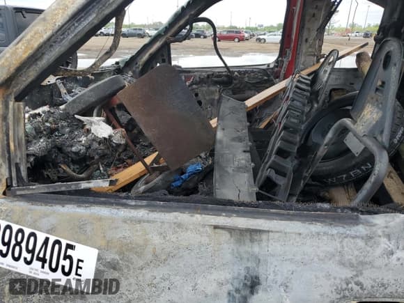 ✅ 2000 Ford F-150 XL • VIN: 2FTRX07L6YCA33124 • Lot: 58989405. Wystawiony na Copart z przebiegiem Nie podano. Bezpłatny archiwum sprzedaży aukcyjnych z USA i szczegółowy raport historii pojazdu na DreamBid. Zdjęcie 7.