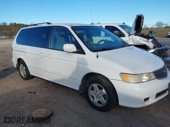 ✅ 2001 Honda Odyssey EX • VIN: 2HKRL186X1H533930 • Lot: 43790111. Wystawiony na IAAI z przebiegiem 295 747 mil. Bezpłatny archiwum sprzedaży aukcyjnych z USA i szczegółowy raport historii pojazdu na DreamBid. Zdjęcie 1.