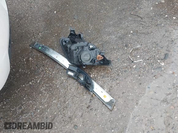 ✅ 2010 Mercury Milan Hybrid • VIN: 3MEDM0L35AR612321 • Lot: 42297872. Listed on IAAI with 205,182 mi. Free auction sales archive from the USA and detailed vehicle history report at DreamBid. Image 12.