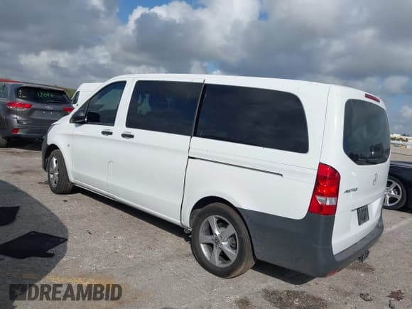 ✅ 2023 Mercedes-Benz Metris • VIN: W1WV0FEY8P4234904 • Lot: 41459733. Wystawiony na IAAI z przebiegiem 51 432 mil. Bezpłatny archiwum sprzedaży aukcyjnych z USA i szczegółowy raport historii pojazdu na DreamBid. Zdjęcie 3.