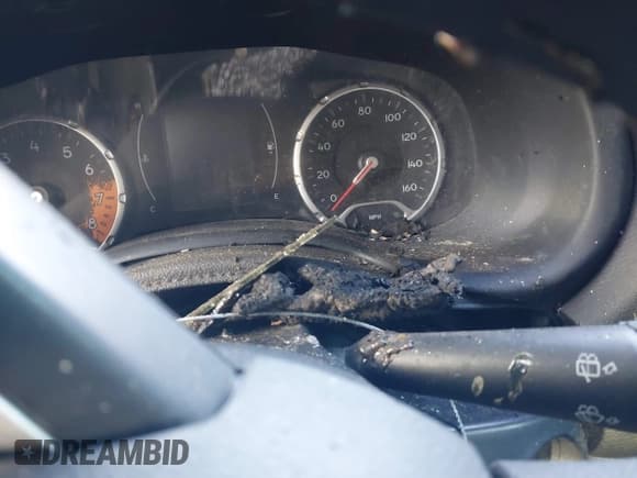 ✅ 2018 Jeep Renegade Sport • VIN: ZACCJBAB8JPH61103 • Lot: 41366723. Wystawiony na IAAI z przebiegiem Nie podano. Bezpłatny archiwum sprzedaży aukcyjnych z USA i szczegółowy raport historii pojazdu na DreamBid. Zdjęcie 7.