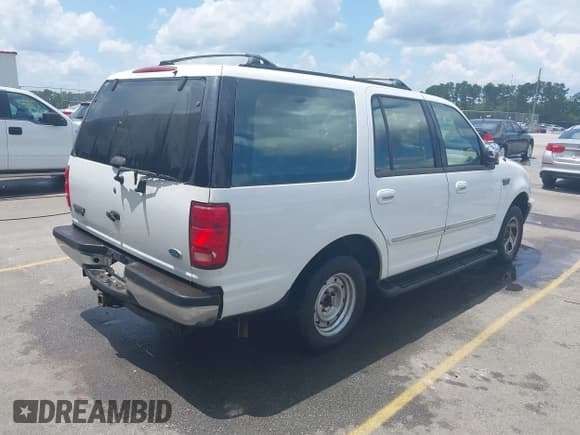 ✅ 1997 Ford Expedition XLT • VIN: 1FMEU17L0VLA39558 • Lot: 42588701. Listed on IAAI with 158,251 mi. Free auction sales archive from the USA and detailed vehicle history report at DreamBid. Image 4.