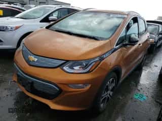 2017 Chevrolet Bolt EV Premier z VIN 1G1FX6S00H4157465, wystawiony jako Copart lot #40251184 z przebiegiem 48 736 mil mil oraz . Historia ofert i sprzedaży dostępna na DreamBid. Obrazek 1.