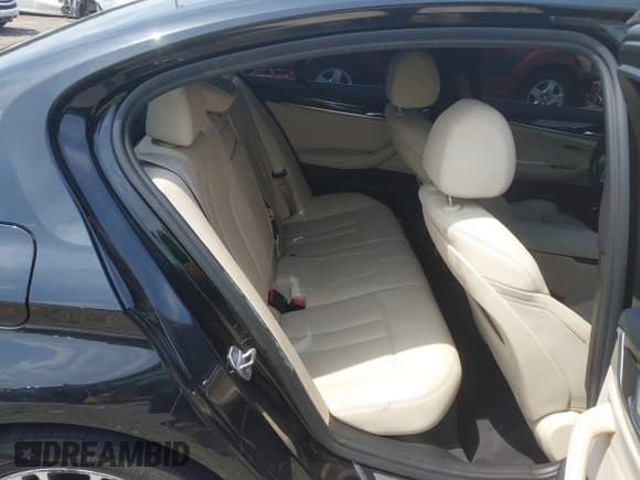 ✅ 2019 BMW 5 Series 530i xDrive • VIN: WBAJA7C57KWW37675 • Lot: 42594212. Listed on IAAI with 121,742 mi. Free auction sales archive from the USA and detailed vehicle history report at DreamBid. Image 8.