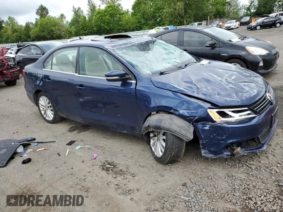 ✅ 2013 Volkswagen Jetta TDI w/Premium • VIN: 3VWLL7AJ6DM386508 • Lot: 57067455. Listed on Copart with 127,573 mi. Free auction sales archive from the USA and detailed vehicle history report at DreamBid. Image 4.