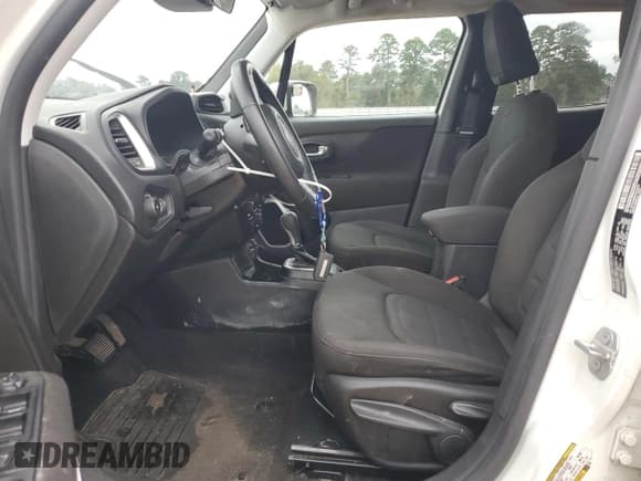 ✅ 2019 Jeep Renegade Latitude • VIN: ZACNJABB7KPK39451 • Lot: 82588515. Listed on Copart with 96,678 mi. Free auction sales archive from the USA and detailed vehicle history report at DreamBid. Image 7.