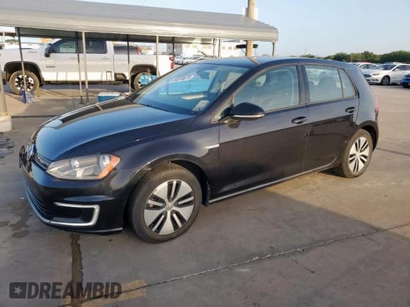 ✅ 2016 Volkswagen Golf SE • VIN: WVWKP7AU4GW913009 • Lot: 64078675. Wystawiony na Copart z przebiegiem 69 809 mil. Bezpłatny archiwum sprzedaży aukcyjnych z USA i szczegółowy raport historii pojazdu na DreamBid. Zdjęcie 1.