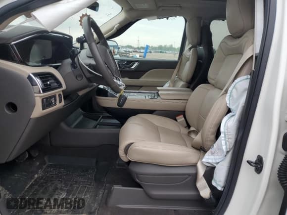 ✅ 2022 Lincoln Navigator Reserve • VIN: 5LMJJ2LT6NEL04181 • Lot: 58251115. Listed on Copart with 4,965 mi. Free auction sales archive from the USA and detailed vehicle history report at DreamBid. Image 7.