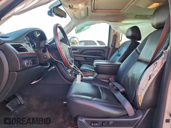 ✅ 2013 Cadillac Escalade Luxury • VIN: 1GYS4BEF9DR207827 • Lot: 94090095. Wystawiony na Copart z przebiegiem 112 223 mil. Bezpłatny archiwum sprzedaży aukcyjnych z USA i szczegółowy raport historii pojazdu na DreamBid. Zdjęcie 7.