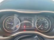 ✅ 2014 Jeep Cherokee Latitude • VIN: 1C4PJMCB3EW224531 • Lot: 94262385. Wystawiony na Copart z przebiegiem 141 553 mil. Bezpłatny archiwum sprzedaży aukcyjnych z USA i szczegółowy raport historii pojazdu na DreamBid. Zdjęcie 9.