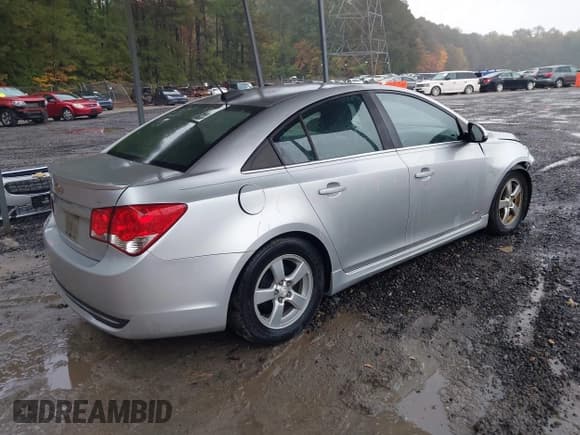 ✅ 2016 Chevrolet Cruze LT • VIN: 1G1PE5SB7G7199053 • Lot: 43536210. Listed on IAAI with 104,785 mi. Free auction sales archive from the USA and detailed vehicle history report at DreamBid. Image 4.