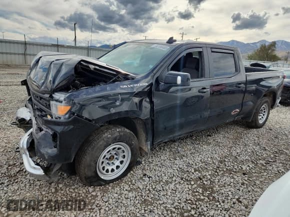 ✅ 2025 Chevrolet Silverado 1500 • VIN: 1GCPKAEK3SZ174264 • Лот: 86186405. Опубликован ранее на Copart с пробегом 16 476 миль. Бесплатный доступ к архиву аукционных продаж из США и подробный отчёт об истории автомобиля на DreamBid. Изображение 1.