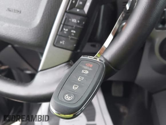 ✅ 2015 Ford Expedition Max Platinum • VIN: 1FMJK1MT3FEF26302 • Lot: 41286061. Wystawiony na IAAI z przebiegiem 147 659 mil. Bezpłatny archiwum sprzedaży aukcyjnych z USA i szczegółowy raport historii pojazdu na DreamBid. Zdjęcie 11.