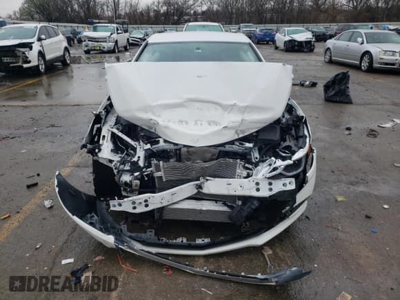 ✅ 2017 Chevrolet Cruze LT • VIN: 1G1BE5SM7H7104147 • Lot: 44147213. Listed on Copart with 150,598 mi. Free auction sales archive from the USA and detailed vehicle history report at DreamBid. Image 5.