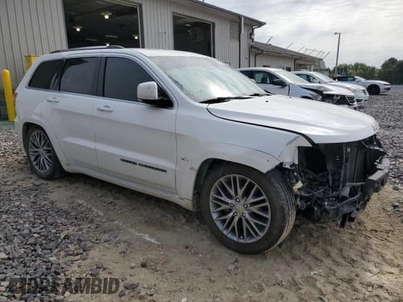 ✅ 2017 Jeep Grand Cherokee Summit • VIN: 1C4RJFJG7HC755658 • Lot: 82357815. Listed on Copart with 105,194 mi. Free auction sales archive from the USA and detailed vehicle history report at DreamBid. Image 4.