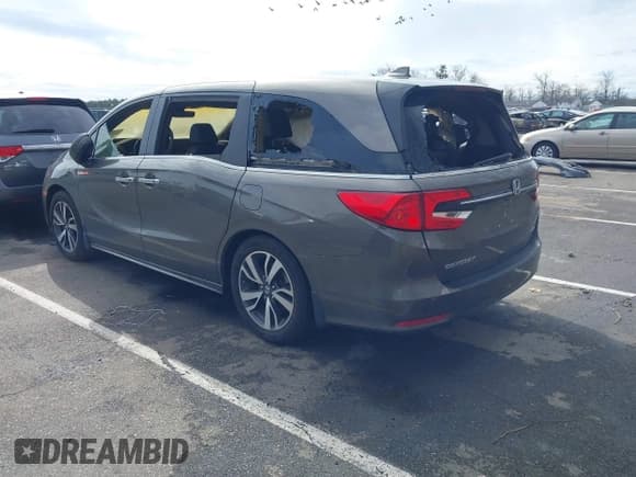 ✅ 2021 Honda Odyssey Touring • VIN: 5FNRL6H8XMB006701 • Lot: 41738747. Wystawiony na IAAI z przebiegiem 56 012 mil. Bezpłatny archiwum sprzedaży aukcyjnych z USA i szczegółowy raport historii pojazdu na DreamBid. Zdjęcie 3.