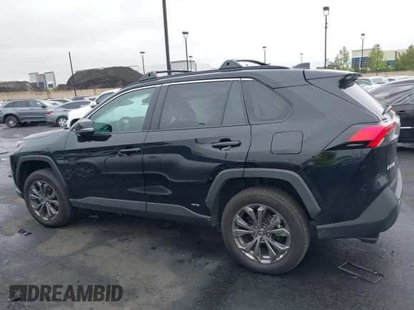 ✅ 2024 Toyota RAV4 Hybrid XLE Premium • VIN: 4T3B6RFV6RU159449 • Lot: 42180580. Wystawiony na IAAI z przebiegiem 17 930 mil. Bezpłatny archiwum sprzedaży aukcyjnych z USA i szczegółowy raport historii pojazdu na DreamBid. Zdjęcie 14.