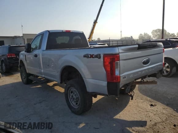 ✅ 2018 Ford F-250 XL • VIN: 1FTBF2B64JEB64313 • Lot: 62412005. Wystawiony na Copart z przebiegiem Nie podano. Bezpłatny archiwum sprzedaży aukcyjnych z USA i szczegółowy raport historii pojazdu na DreamBid. Zdjęcie 2.
