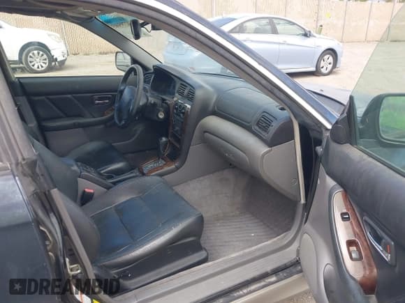 ✅ 2001 Subaru Legacy Outback Limited • VIN: 4S3BE686317200126 • Лот: 42795003. Опубликован ранее на IAAI с пробегом 282 006 миль. Бесплатный доступ к архиву аукционных продаж из США и подробный отчёт об истории автомобиля на DreamBid. Изображение 5.