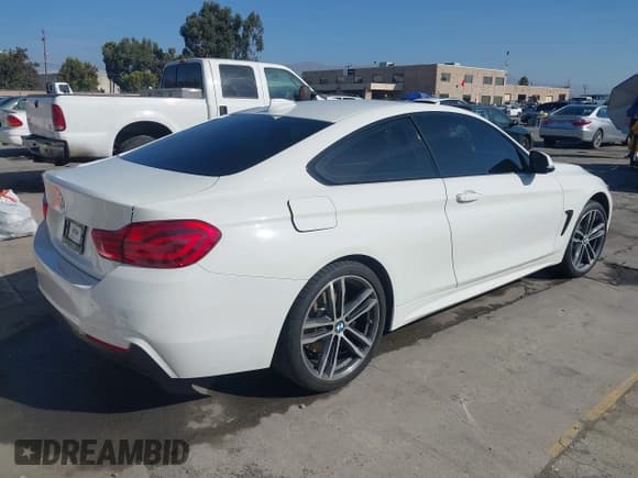 ✅ 2019 BMW 4 Series 430i • VIN: WBA4W3C58KAF93578 • Lot: 43572298. Wystawiony na IAAI z przebiegiem 65 278 mil. Bezpłatny archiwum sprzedaży aukcyjnych z USA i szczegółowy raport historii pojazdu na DreamBid. Zdjęcie 4.