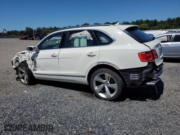 ✅ 2018 Bentley Bentayga Signature • VIN: SJAAC2ZV4JC017780 • Lot: 70034985. Listed on Copart with 68,937 mi. Free auction sales archive from the USA and detailed vehicle history report at DreamBid. Image 2.