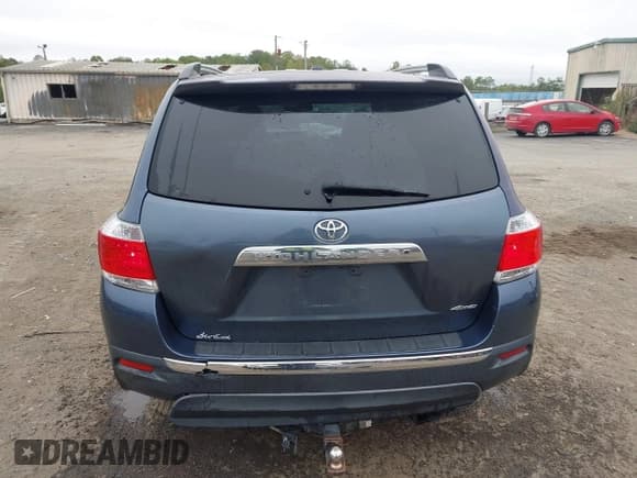 ✅ 2011 Toyota Highlander Limited • VIN: 5TDDK3EH5BS082075 • Lot: 43007798. Wystawiony na IAAI z przebiegiem 193 677 mil. Bezpłatny archiwum sprzedaży aukcyjnych z USA i szczegółowy raport historii pojazdu na DreamBid. Zdjęcie 17.