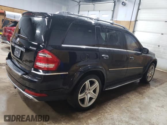 ✅ 2010 Mercedes-Benz GL 550 • VIN: 4JGBF8GE9AA621817 • Lot: 53344305. Wystawiony na Copart z przebiegiem 89 642 mil. Bezpłatny archiwum sprzedaży aukcyjnych z USA i szczegółowy raport historii pojazdu na DreamBid. Zdjęcie 3.