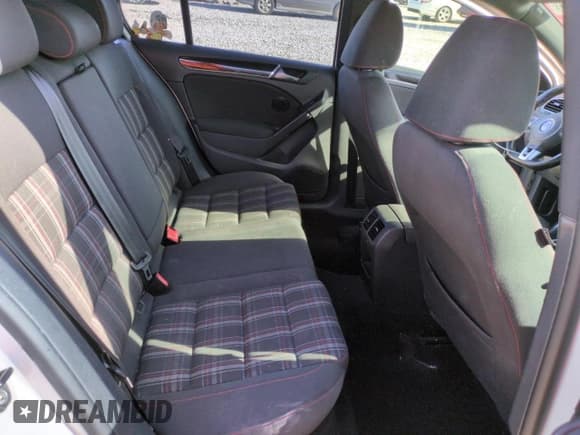 ✅ 2011 Volkswagen Golf GTI w/Sunroof & Navi PZEV • VIN: WVWGD7AJ4BW261232 • Lot: 52813115. Wystawiony na Copart z przebiegiem 150 574 mil. Bezpłatny archiwum sprzedaży aukcyjnych z USA i szczegółowy raport historii pojazdu na DreamBid. Zdjęcie 10.