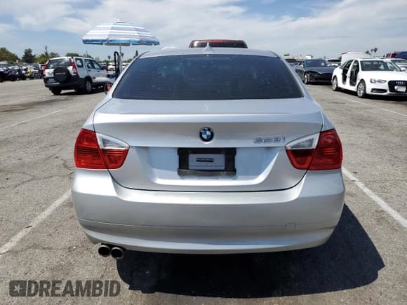 ✅ 2008 BMW 3 Series 328i • VIN: WBAVA33508KX85838 • Lot: 52621395. Wystawiony na Copart z przebiegiem 172 406 mil. Bezpłatny archiwum sprzedaży aukcyjnych z USA i szczegółowy raport historii pojazdu na DreamBid. Zdjęcie 6.