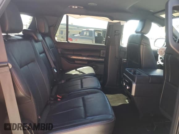 ✅ 2018 Ford Expedition XLT • VIN: 1FMJU1HT7JEA27371 • Lot: 49544585. Listed on Copart with 81,151 mi. Free auction sales archive from the USA and detailed vehicle history report at DreamBid. Image 12.