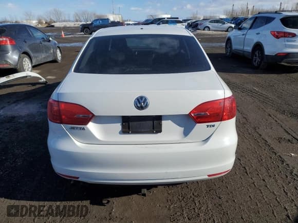✅ 2014 Volkswagen Jetta Comfortline • VIN: 3VWDL7AJ9EM359454 • Лот: 47766695. Опубликован ранее на Copart с пробегом 114 458 миль. Бесплатный доступ к архиву аукционных продаж из США и подробный отчёт об истории автомобиля на DreamBid. Изображение 6.