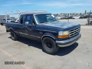 ✅ 1993 Ford F-150 • VIN: 1FTEX15Y2PKB24081 • Lot: 42664318. Wystawiony na IAAI z przebiegiem 396 178 mil. Bezpłatny archiwum sprzedaży aukcyjnych z USA i szczegółowy raport historii pojazdu na DreamBid. Zdjęcie 1.