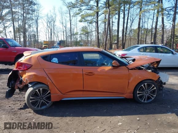✅ 2016 Hyundai Veloster Turbo Rally Edition • VIN: KMHTC6AE5GU262175 • Lot: 41418071. Wystawiony na IAAI z przebiegiem 98 394 mil. Bezpłatny archiwum sprzedaży aukcyjnych z USA i szczegółowy raport historii pojazdu na DreamBid. Zdjęcie 13.