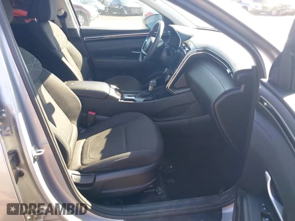 ✅ 2022 Hyundai Tucson Preferred • VIN: KM8JBCAE6NU065702 • Lot: 41757355. Wystawiony na IAAI z przebiegiem 34 092 mil. Bezpłatny archiwum sprzedaży aukcyjnych z USA i szczegółowy raport historii pojazdu na DreamBid. Zdjęcie 5.