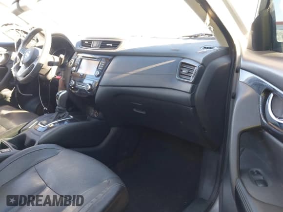 ✅ 2017 Nissan Rogue SL • VIN: 5N1AT2MVXHC881132 • Lot: 42536305. Listed on IAAI with Not provided. Free auction sales archive from the USA and detailed vehicle history report at DreamBid. Image 5.