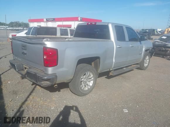 ✅ 2019 Chevrolet Silverado 1500 LT • VIN: 2GCRCPECXK1154992 • Lot: 43507958. Wystawiony na IAAI z przebiegiem 117 450 mil. Bezpłatny archiwum sprzedaży aukcyjnych z USA i szczegółowy raport historii pojazdu na DreamBid. Zdjęcie 4.